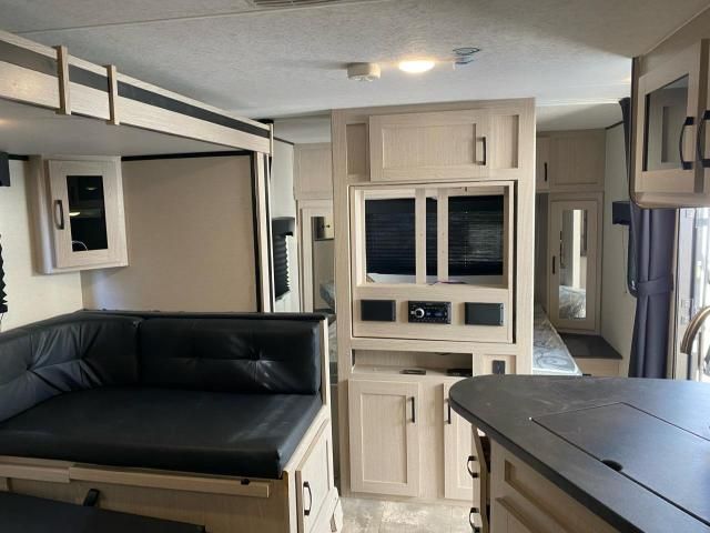 2022 Coachmen Apex Ultra