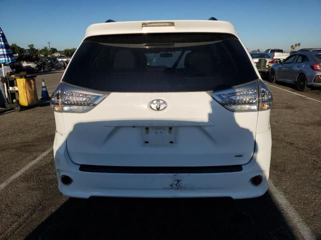 2016 Toyota Sienna SE