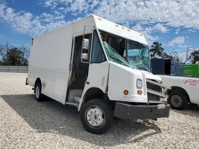 2000 Freightliner Chassis M Line WALK-IN Van