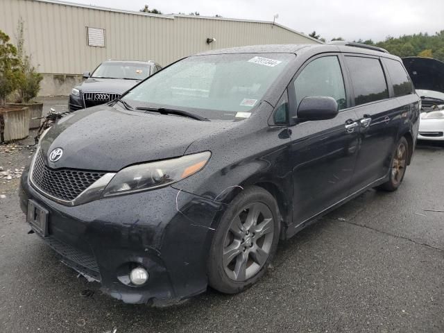 2015 Toyota Sienna Sport