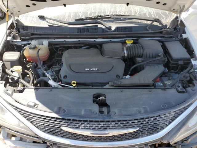 2017 Chrysler Pacifica Touring L Plus