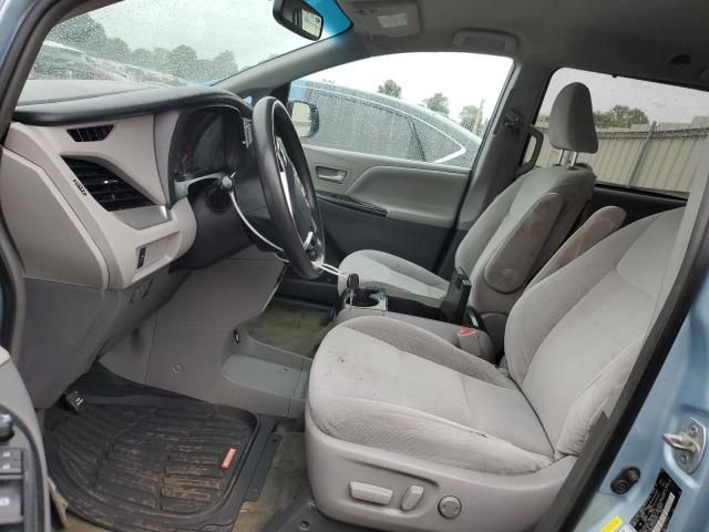 2016 Toyota Sienna LE