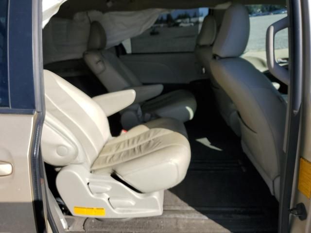 2011 Toyota Sienna XLE