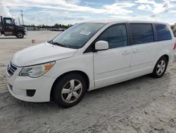 Salvage cars for sale from Copart Arcadia, FL: 2010 Volkswagen Routan SE