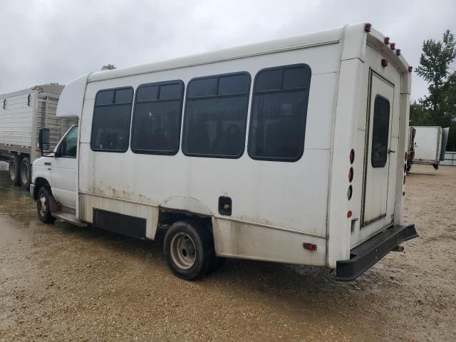 2016 Ford Econoline E350 Super Duty Cutaway Van