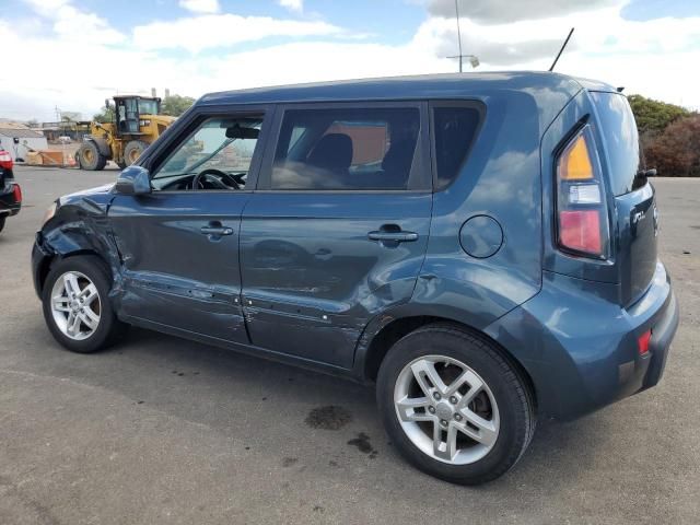 2011 KIA Soul +