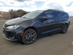 Chrysler Vehiculos salvage en venta: 2019 Chrysler Pacifica Touring L