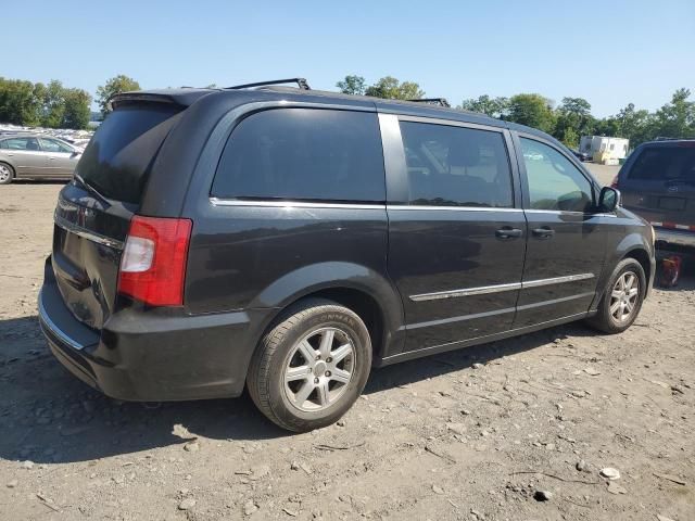 2011 Chrysler Town & Country Touring L