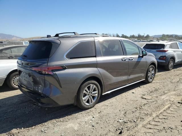 2021 Toyota Sienna XLE