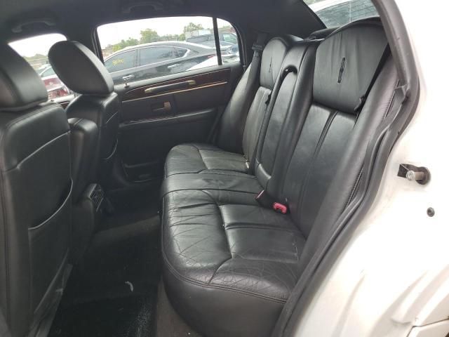 2011 Lincoln Town Car Signature Limited