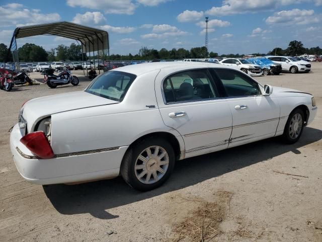 2006 Lincoln Town Car Signature Limited