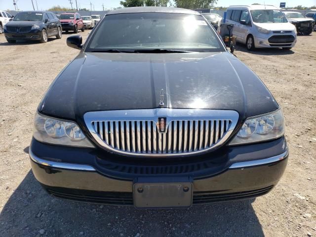 2005 Lincoln Town Car Executive