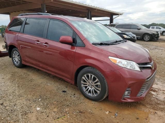 2020 Toyota Sienna XLE