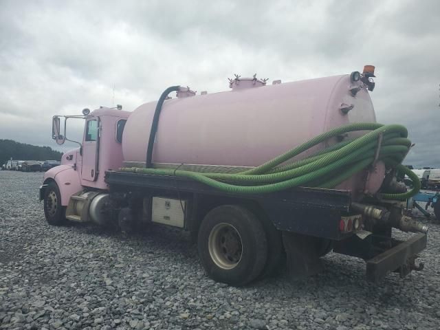 2009 Peterbilt 335