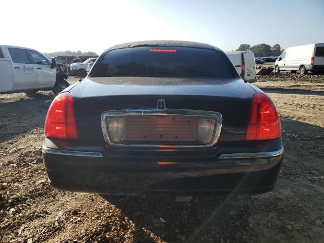 2004 Lincoln Town Car Executive