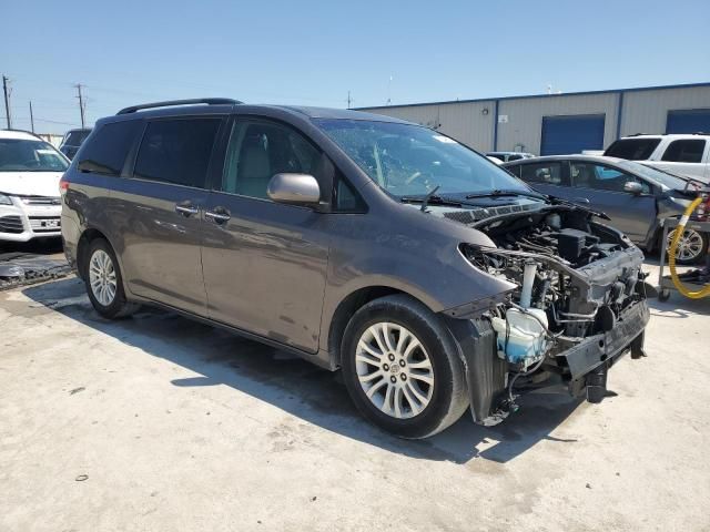 2013 Toyota Sienna XLE