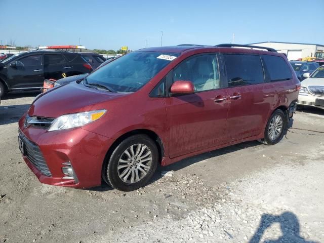 2020 Toyota Sienna XLE