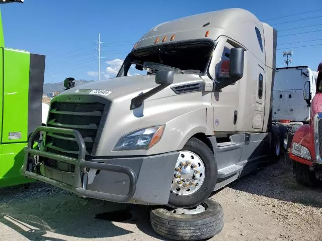 2021 Freightliner Cascadia 126