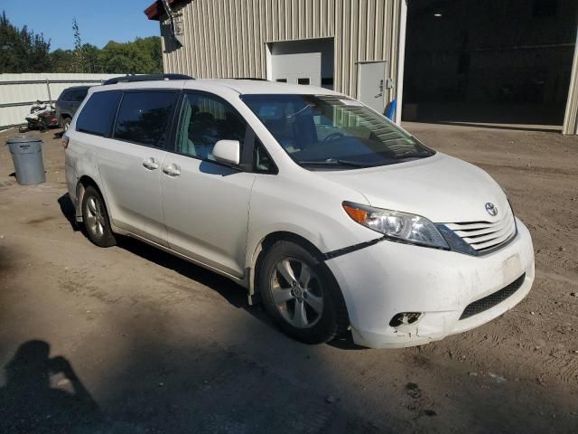 2017 Toyota Sienna LE