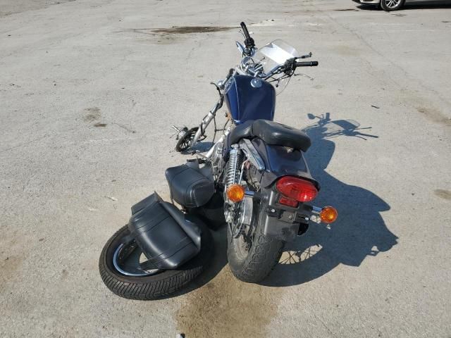 2003 Suzuki GZ250