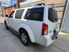 2005 Nissan Pathfinder LE