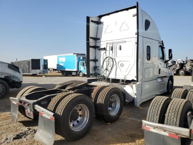 2021 Freightliner Cascadia 126