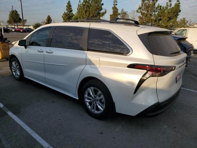 2024 Toyota Sienna XLE