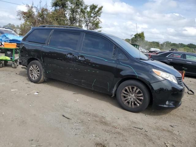 2013 Toyota Sienna XLE