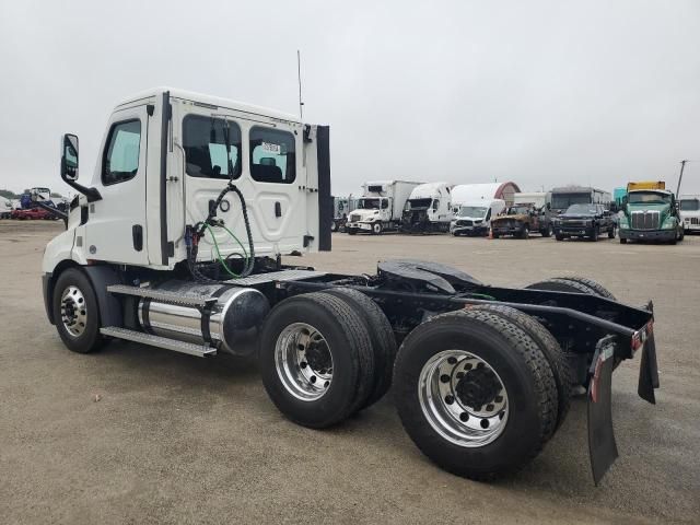 2020 Freightliner Cascadia 116