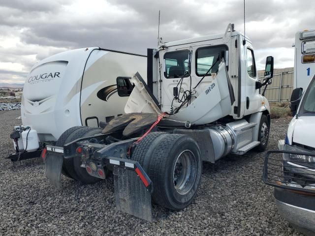 2013 Freightliner Cascadia 113