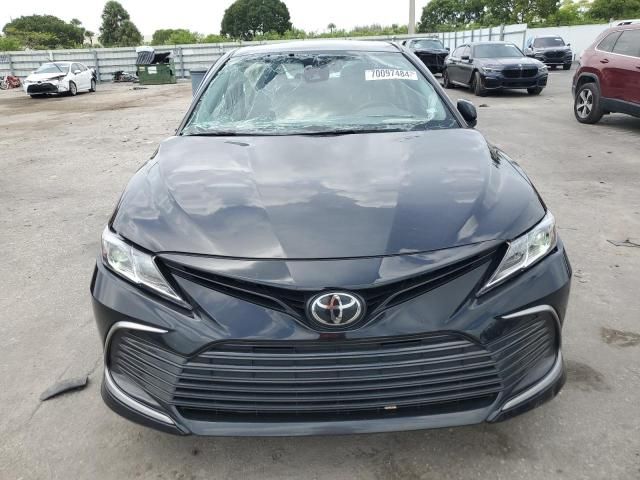 2022 Toyota Camry LE