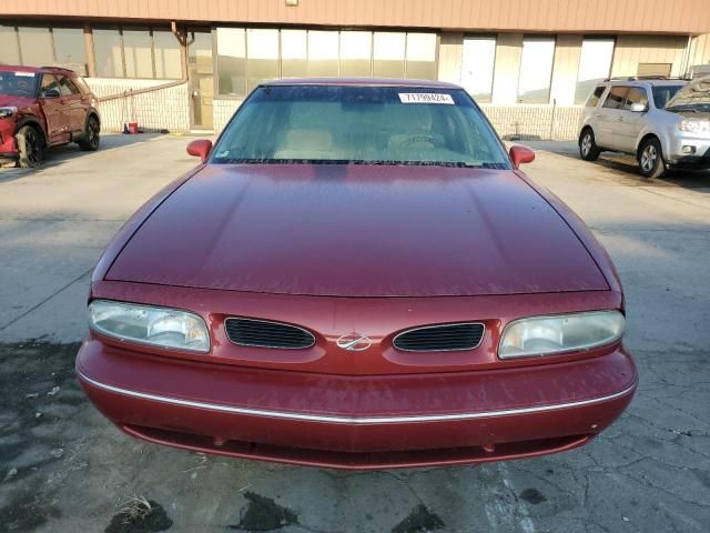 1999 Oldsmobile 88 Base