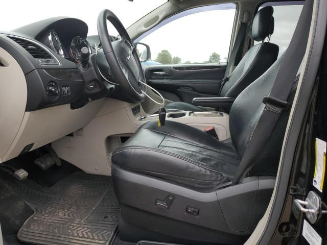 2013 Chrysler Town & Country Touring L