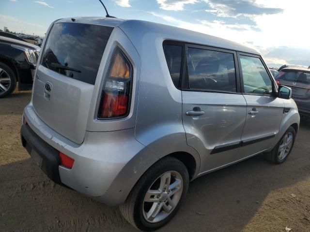 2011 KIA Soul +