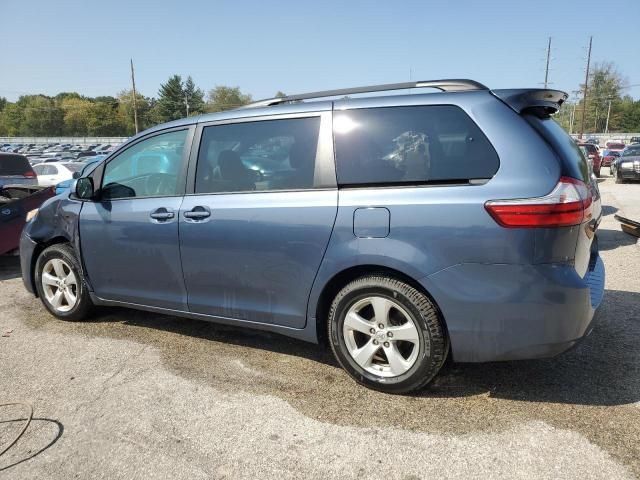 2017 Toyota Sienna LE