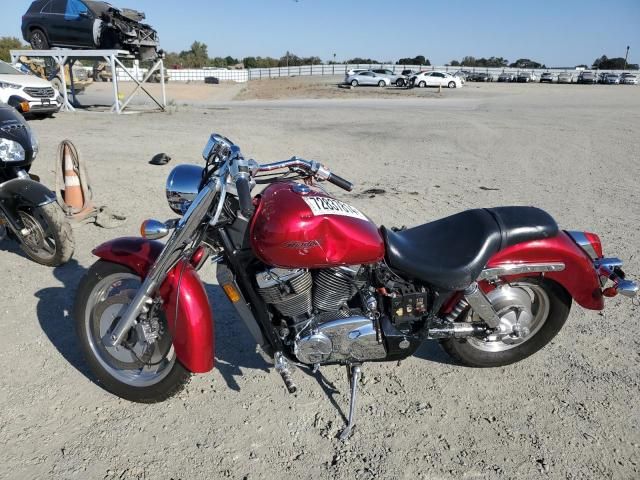 2004 Honda VT1100 C2