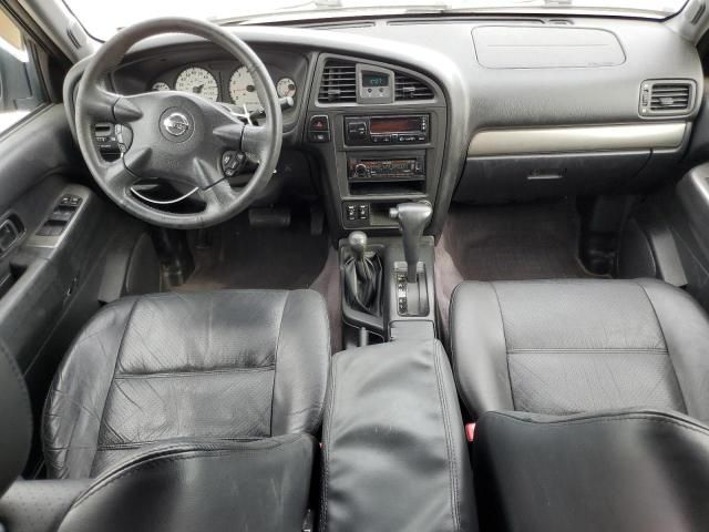 2004 Nissan Pathfinder LE