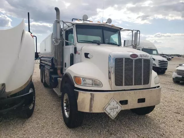 2011 Peterbilt 348