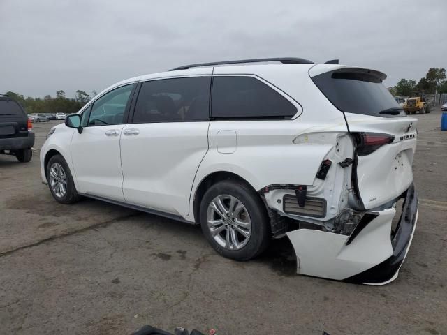 2022 Toyota Sienna XSE