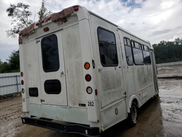 2008 Ford Econoline E450 Super Duty Cutaway Van