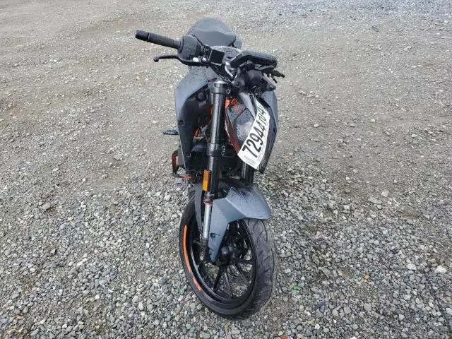 2023 KTM 390 Duke