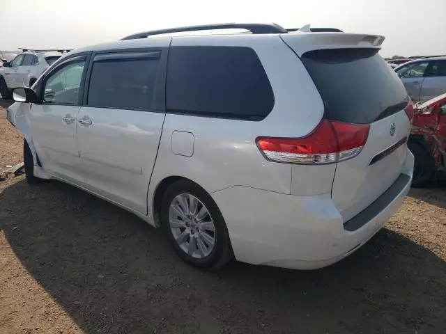 2013 Toyota Sienna XLE