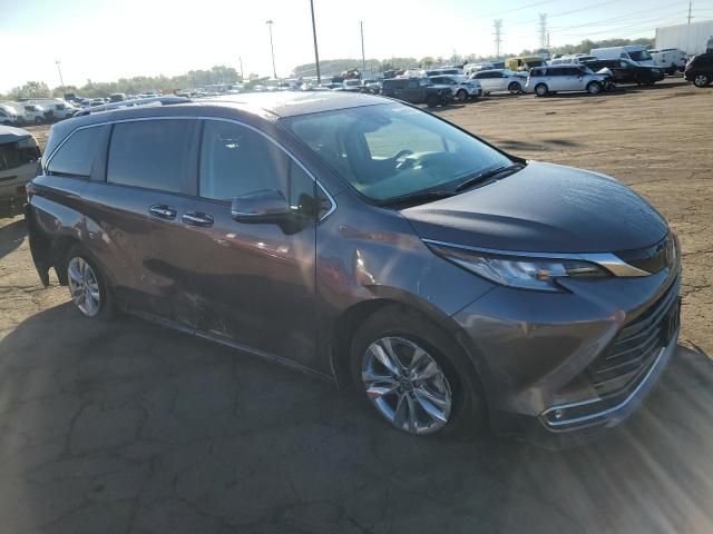 2022 Toyota Sienna Limited