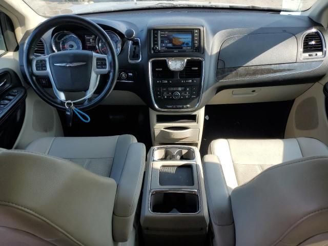 2013 Chrysler Town & Country Touring L