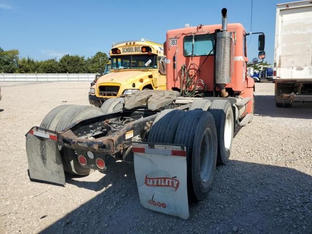 2007 Freightliner Columbia 112