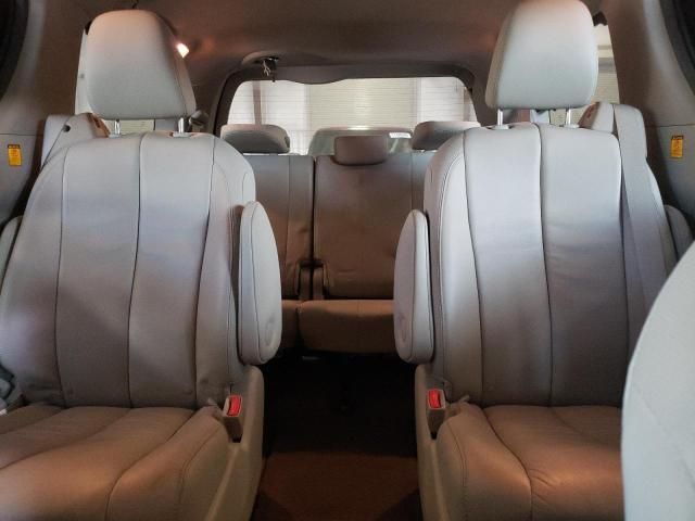 2012 Toyota Sienna XLE