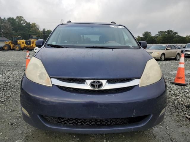 2007 Toyota Sienna XLE