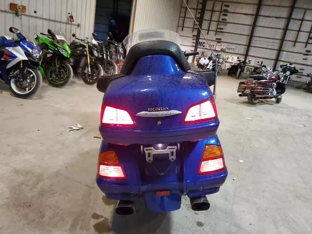 2001 Honda GL1800