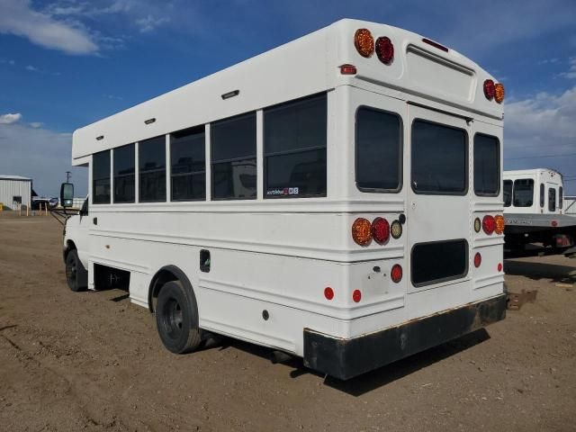 2008 Ford Econoline E450 Super Duty Cutaway Van