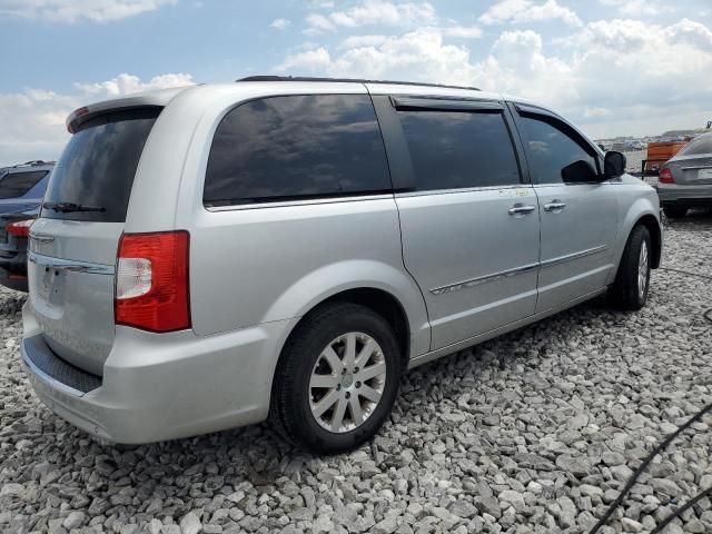 2012 Chrysler Town & Country Touring L